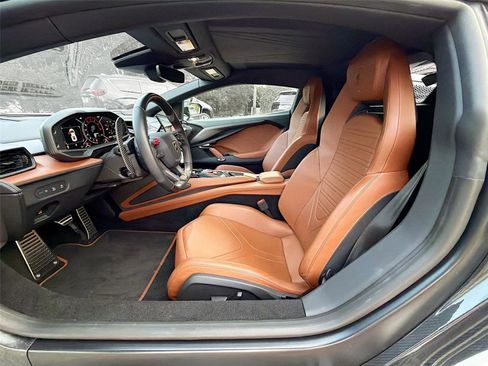 Used 2024 Lamborghini Revuelto image 21