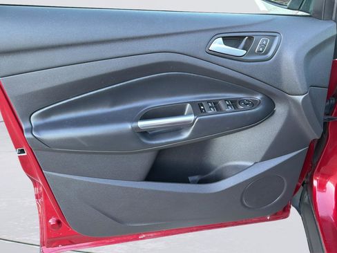 Used 2019 Ford Escape SE image 21