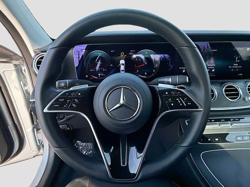 Used 2023 Mercedes-Benz E 350 4MATIC Sedan image 37