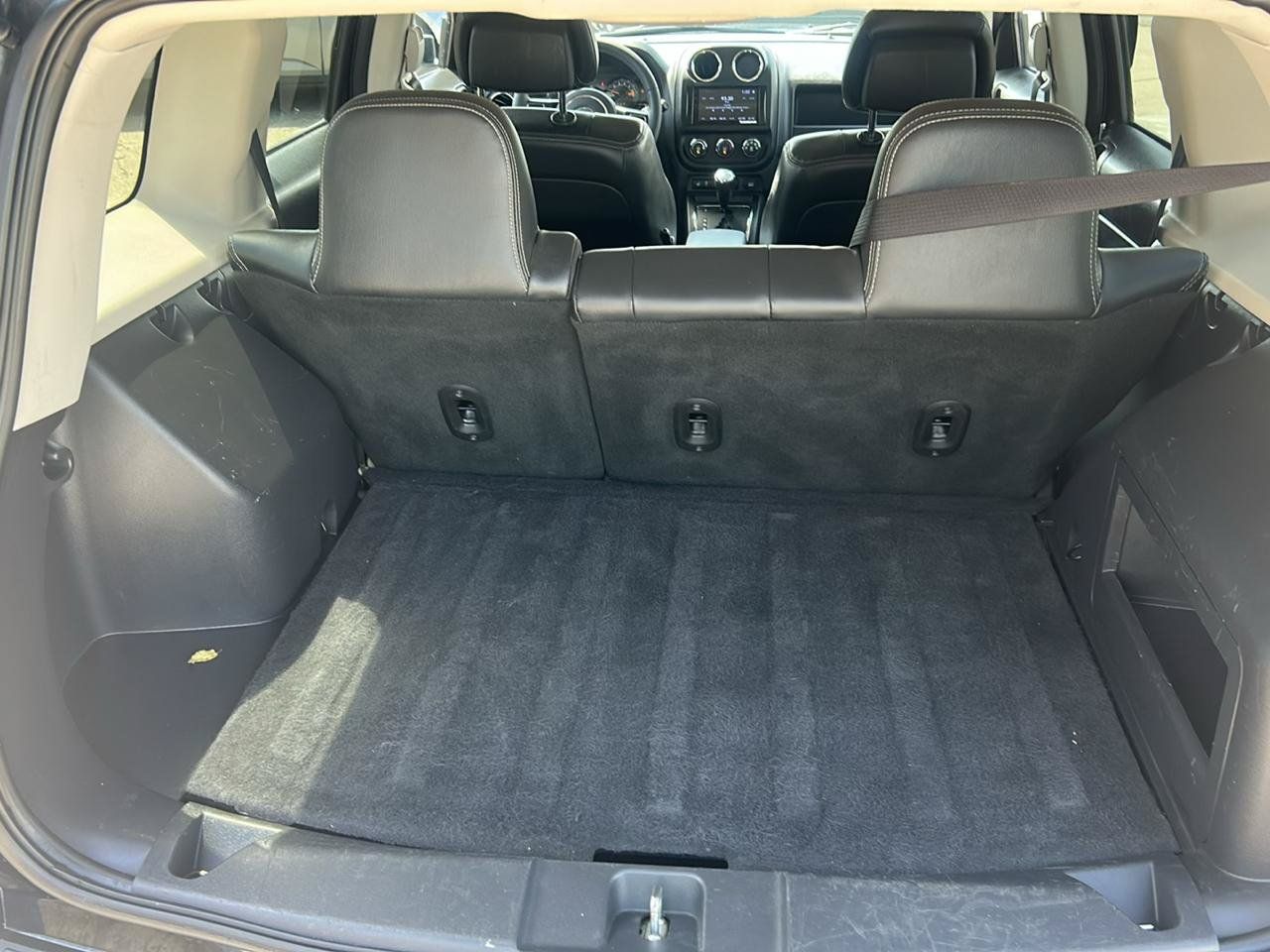 Used 2017 Jeep Patriot High Altitude FWD image 13