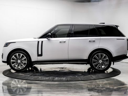 Used 2023 Land Rover Range Rover SE image 7