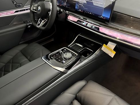 New 2026 BMW 740i image 20