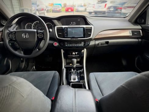 Used 2016 Honda Accord EX image 16
