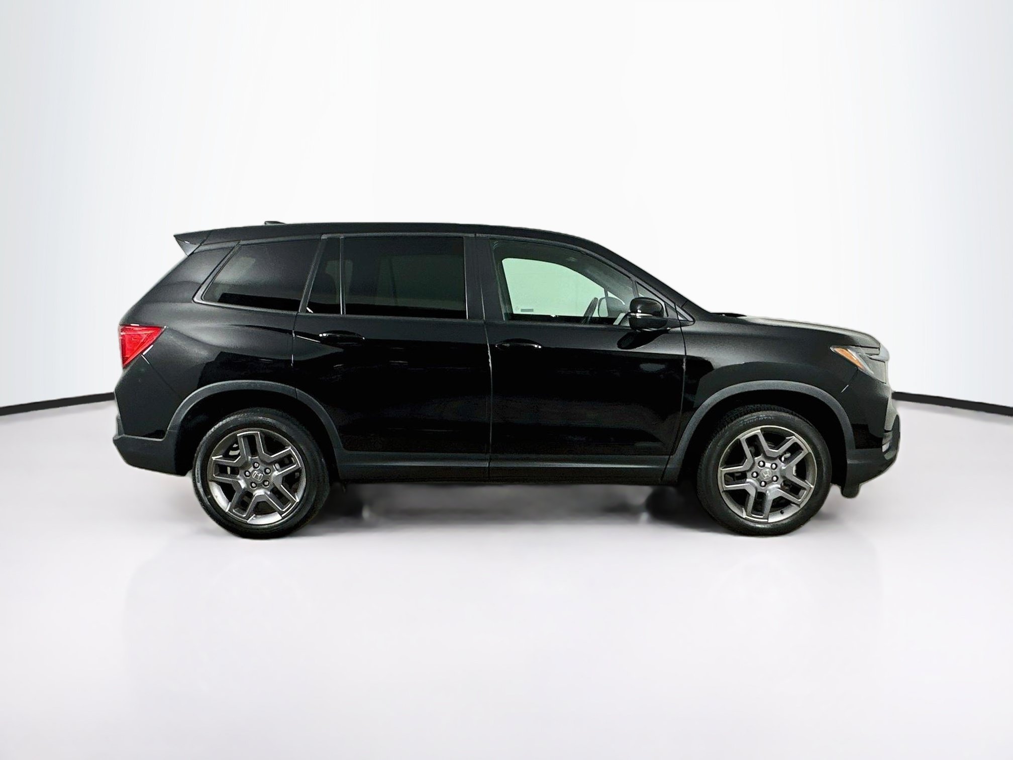 Used 2023 Honda Passport EX-L image 10