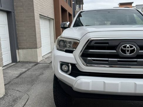 Used 2017 Toyota Tacoma Limited w/ Tow Package AWD/4WD image 14