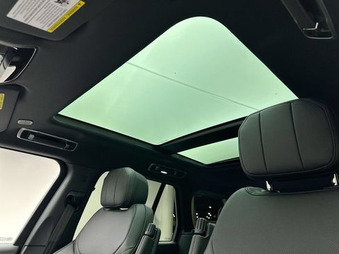 Certified 2025 Land Rover Range Rover SE AWD/4WD image 9