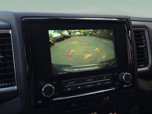 Used 2024 Nissan Frontier SV w/ SV Convenience Package RWD image 18