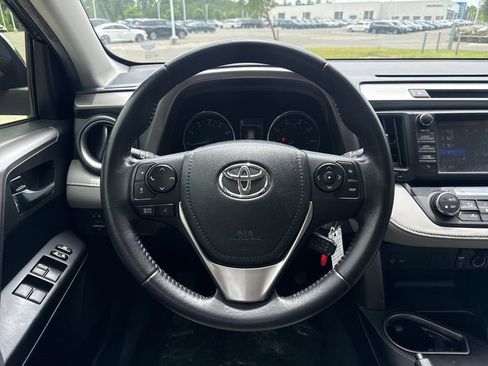 Used 2016 Toyota RAV4 XLE FWD image 19