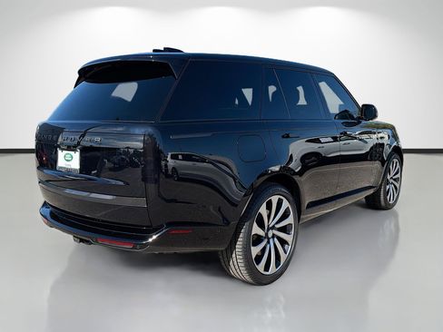 Used 2024 Land Rover Range Rover Autobiography image 5