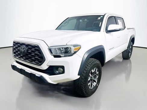 Used 2022 Toyota Tacoma TRD Off-Road w/ Technology Package AWD/4WD image 3