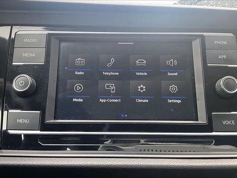 Used 2022 Volkswagen Jetta SE w/ Panoramic Sunroof Package FWD image 35