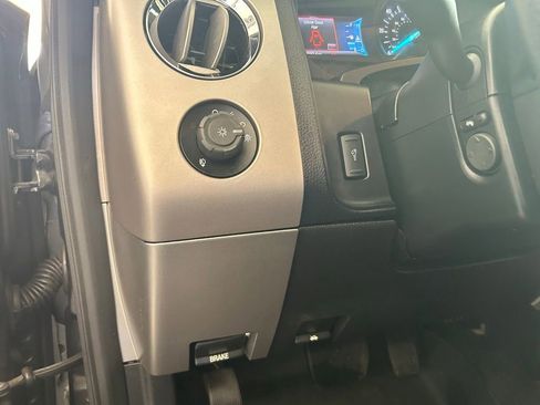 Used 2017 Ford Expedition XLT w/ Equipment Group 202A RWD image 34