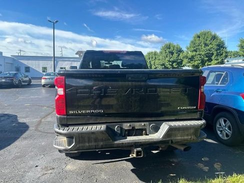 Used 2022 Chevrolet Silverado 2500 Custom AWD/4WD image 6