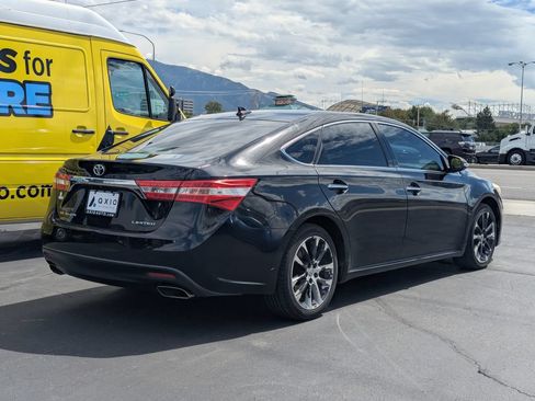 Used 2015 Toyota Avalon Limited w/ Technology Package FWD image 4