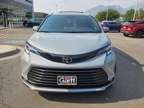 Used 2026 Toyota Sienna XLE Woodland Edition AWD/4WD image 2