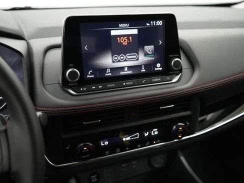 Used 2025 Nissan Rogue SV AWD/4WD image 25