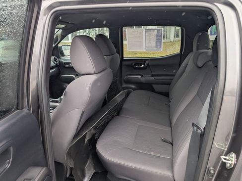 Used 2016 Toyota Tacoma TRD Off-Road w/ Towing Package image 15