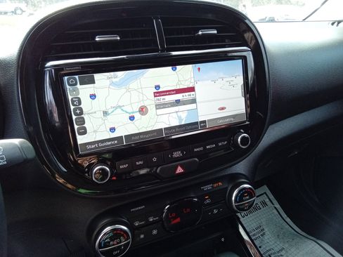 Used 2022 Kia Soul Turbo FWD image 22