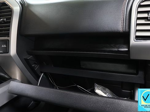 Used 2018 Ford F150 Platinum w/ Equipment Group 701A Luxury image 33