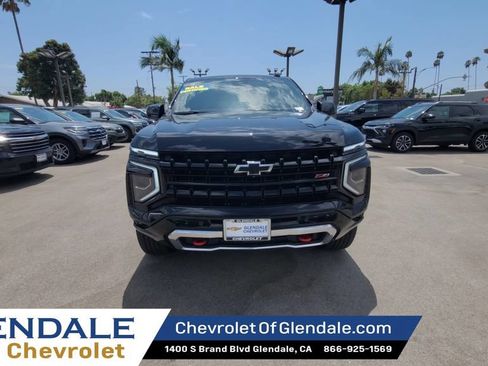 Certified 2025 Chevrolet Suburban Z71 AWD/4WD image 3