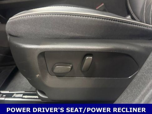 Used 2023 Buick Envision Avenir image 17