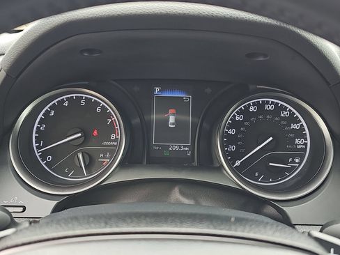 Used 2023 Toyota Camry SE FWD image 18