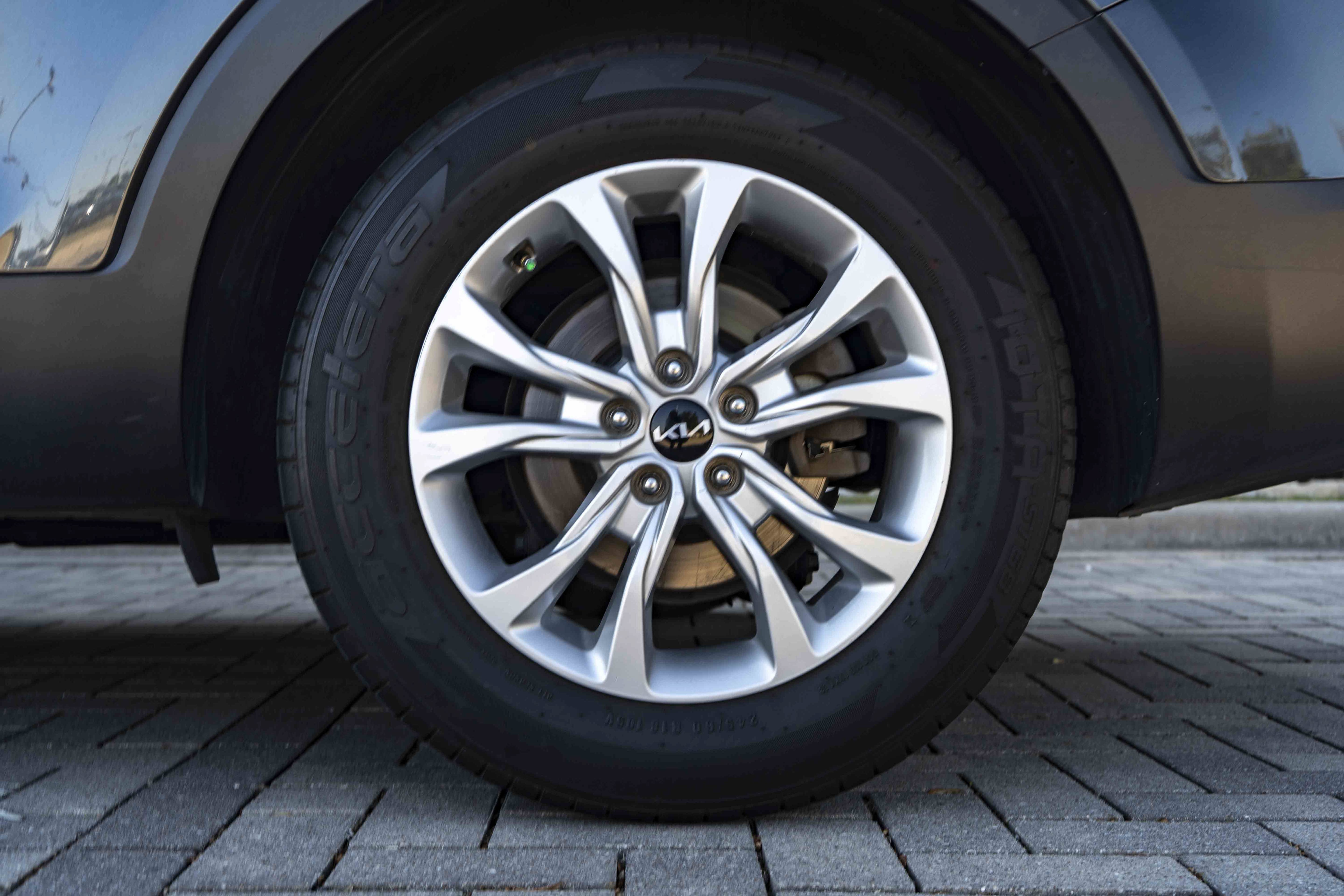 Used 2022 Kia Telluride LX AWD/4WD image 14