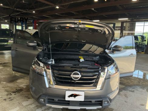 Used 2022 Nissan Pathfinder SV AWD/4WD image 29