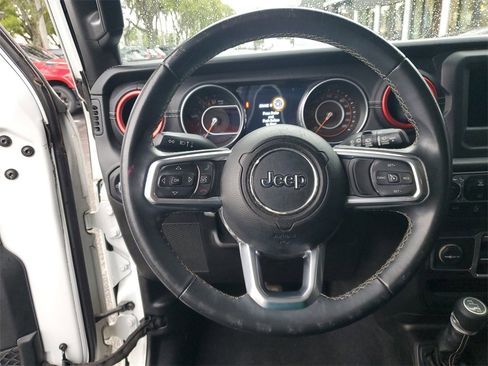 Used 2018 Jeep Wrangler Unlimited Sahara image 18