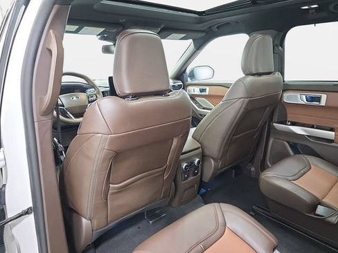 Used 2023 Ford Explorer King Ranch w/ Technology Package AWD/4WD image 12