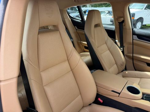Used 2015 Porsche Panamera 4 AWD/4WD image 49