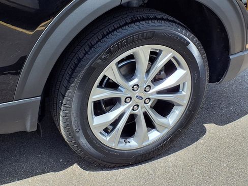 Used 2024 Ford Explorer XLT w/ Equipment Group 202A AWD/4WD image 30
