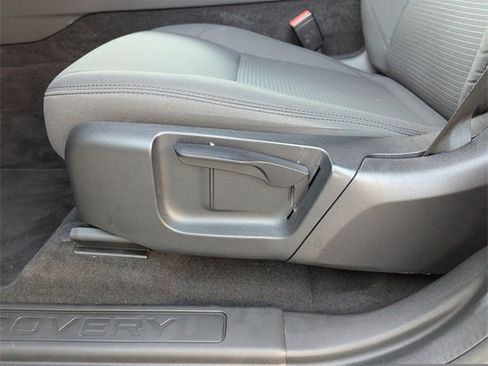 Used 2020 Land Rover Discovery Sport image 12