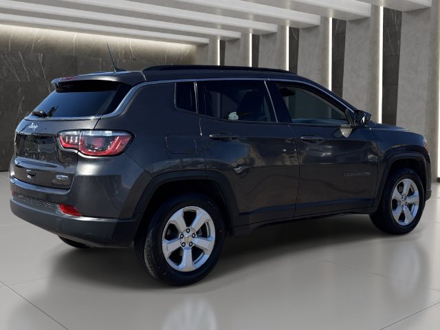 Used 2018 Jeep Compass Latitude w/ Popular Equipment Group FWD image 6