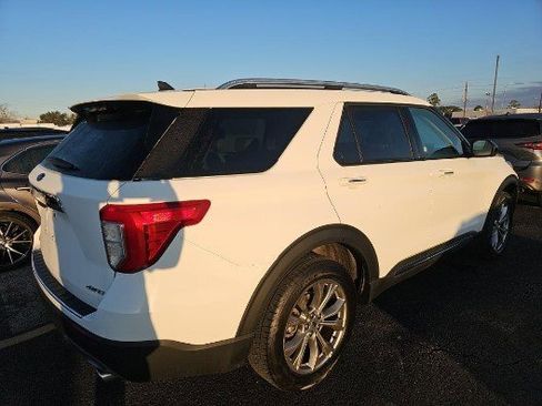 Used 2023 Ford Explorer Limited image 4