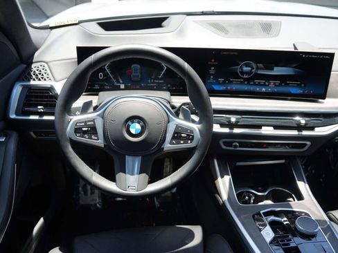 Used 2024 BMW X7 xDrive40i w/ M Sport Package AWD/4WD image 7