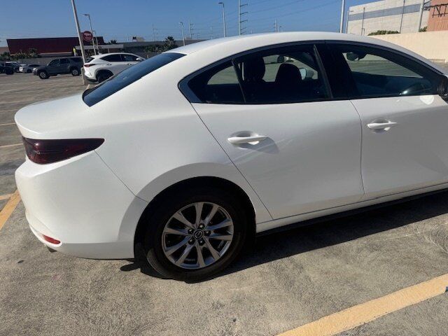 Used 2021 MAZDA MAZDA3 s FWD image 9