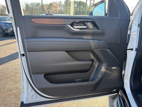 New 2026 GMC Yukon Denali w/ LPO, Floor Liner Package image 10