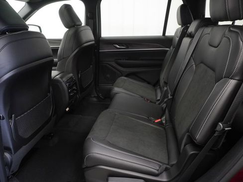 New 2026 Jeep Grand Cherokee L 4WD image 17