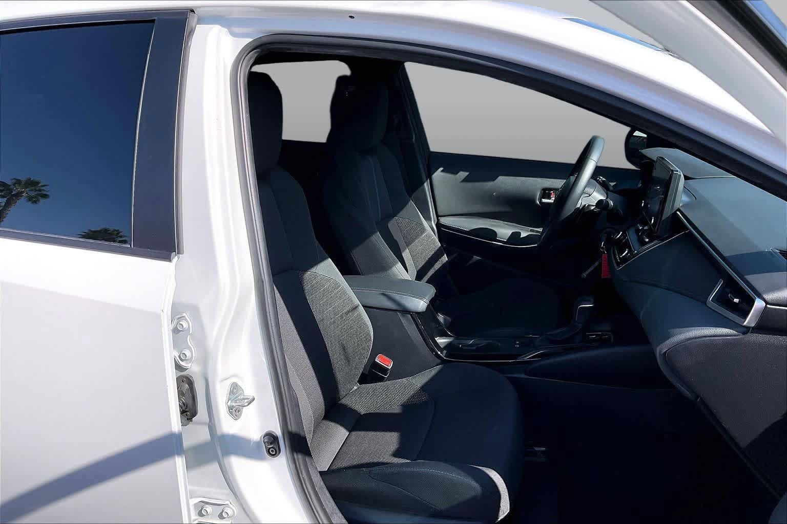 Used 2022 Toyota Corolla SE w/ Carpet Mat Package (TMS) FWD image 8