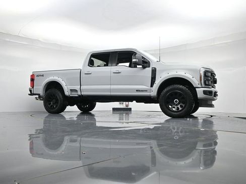New 2025 Ford F250 XLT w/ Black Appearance Package image 30