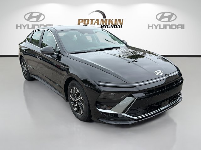 New 2026 Hyundai Sonata Blue FWD image 3