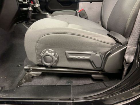 Used 2020 Jeep Wrangler Unlimited Sport image 23