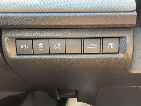 Used 2025 Toyota Camry SE w/ Multimedia Upgrade Package image 24