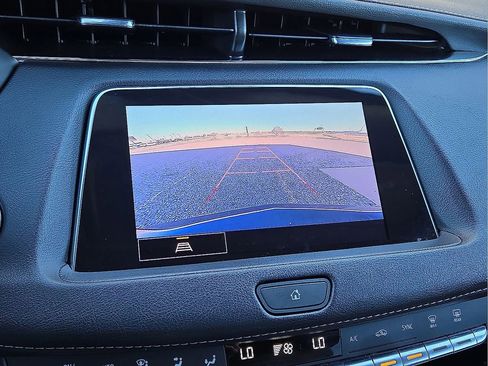 Used 2023 Cadillac XT4 Premium Luxury image 29