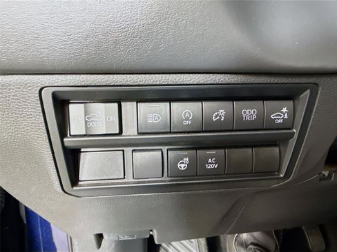 Used 2023 Toyota Tundra Platinum image 6