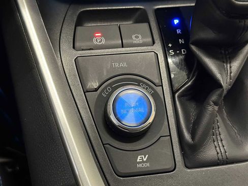 Used 2019 Toyota RAV4 XSE image 16