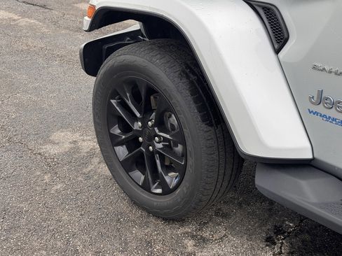 Used 2022 Jeep Wrangler Unlimited Sahara w/ Cold Weather Group image 24