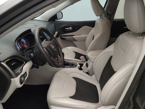 Used 2020 Jeep Cherokee Latitude Plus image 17