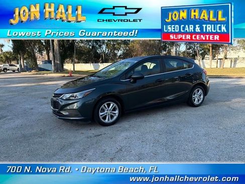 Used 2018 Chevrolet Cruze LT image 2